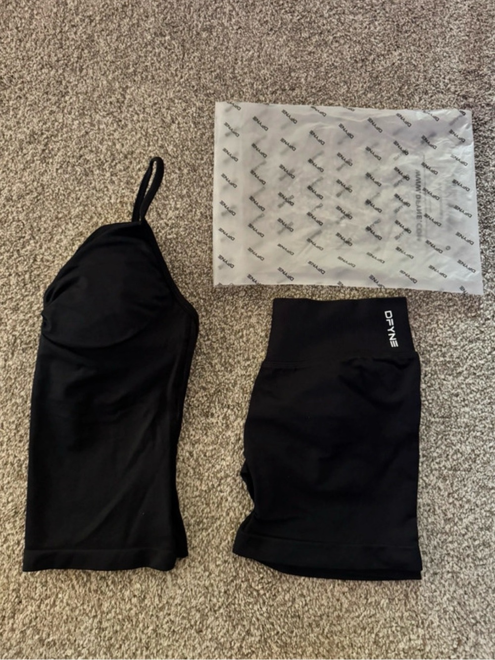 DFYNE Black Seamless Workout Set - M - Picture 3 of 4